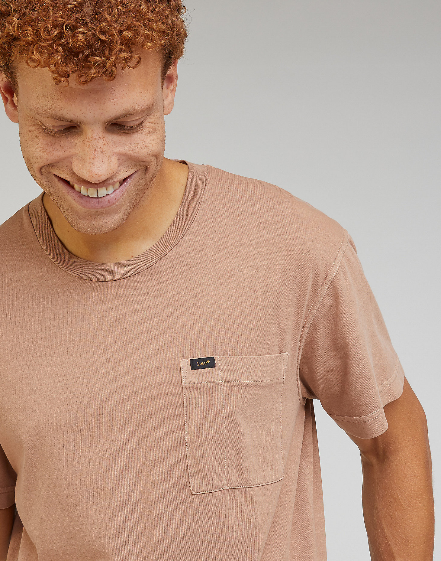 Relaxed Pocket Tee in Cider alternative view 4