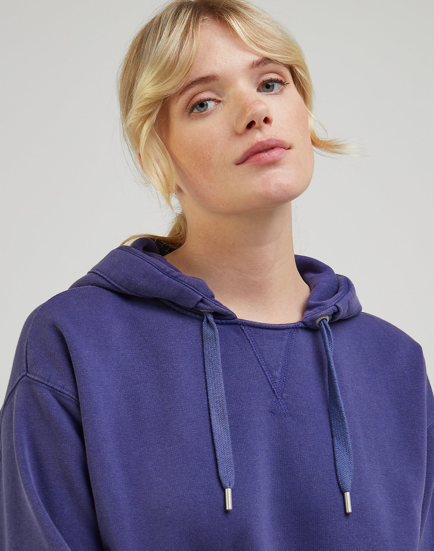 Relaxed Hoodie in Blueberry alternative view 4