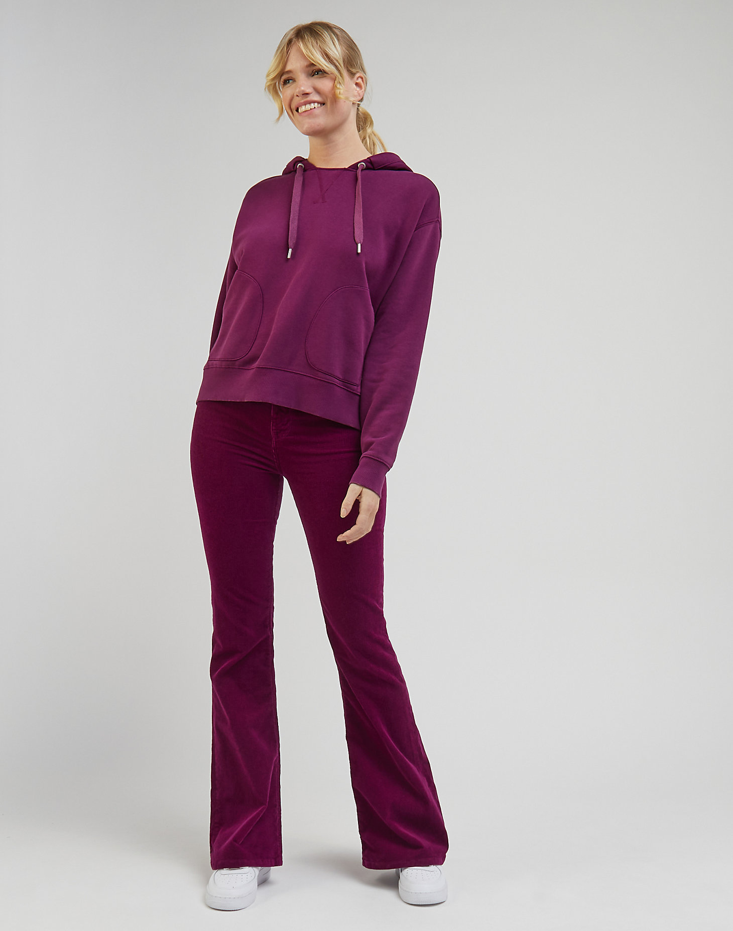 Relaxed Hoodie in Foxy Violet alternative view 2
