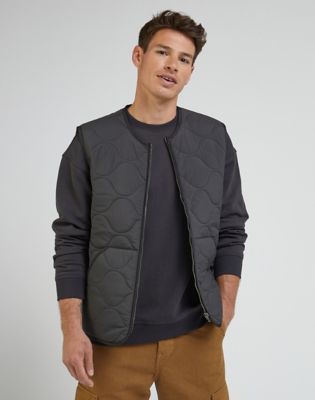 Vest in Washed Black