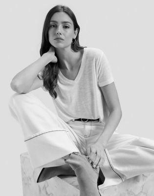 V Neck Regular Tee in Bright White
