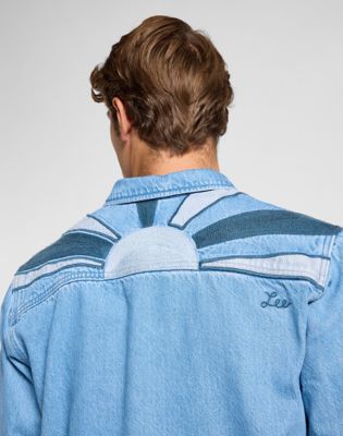2 Pocket Overshirt in Light Wash alternative view 4