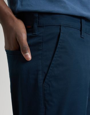 Regular Lightweight Chino Short in Rivet Navy
