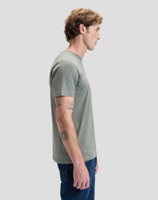 Regular Medium Wobbly Lee Tee in Lichen Olive