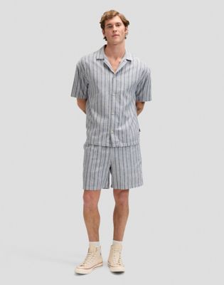 Relaxed Clean Resort Shirt in Mood Indigo Natural Str