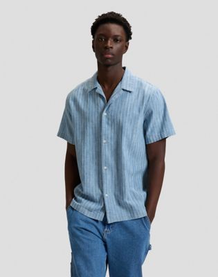 Loose Novelty Resort Shirt in Mid Wash