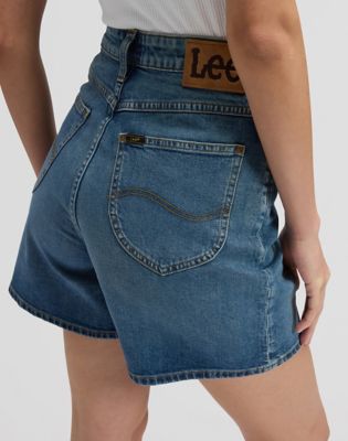 Stella Short in Lakeside Drive