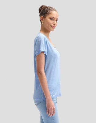 V Neck Regular Tee in Halogen
