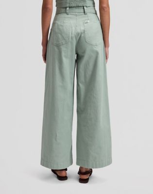 Regular Pleated Lightweight Trousers in Desert Sage