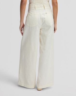 Regular Pleated Lightweight Trousers in Natural
