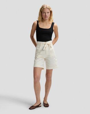 Regular Pleated Bermuda in Natural