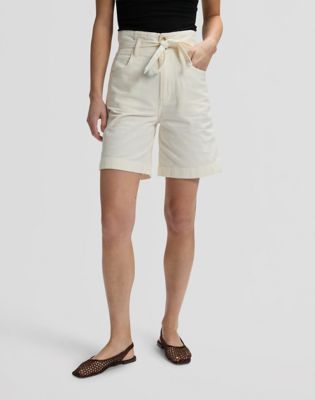 Regular Pleated Bermuda in Natural