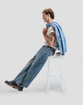 Barrel Jean in Mid Shade