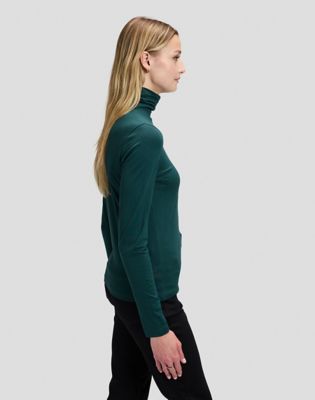 Slim Long Sleeve Turtleneck Top in Ponderosa Pine