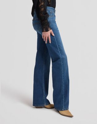 Lana Mid Rise Bootcut Jean in Mid Voyage