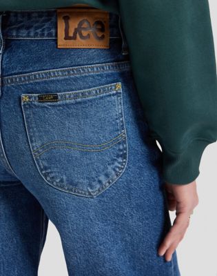 Rider Loose Straight Jean in Mid Turn
