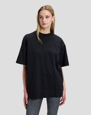 Relaxed Elongated Boxy Tee in Black