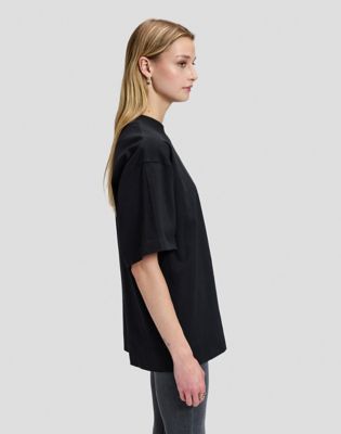 Relaxed Elongated Boxy Tee in Black