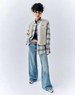 Relaxed Short Sherpa Vest in Ecru