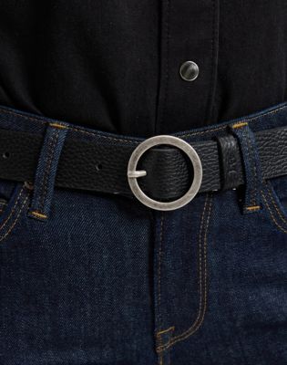Leather Circle Buckle Belt in Black