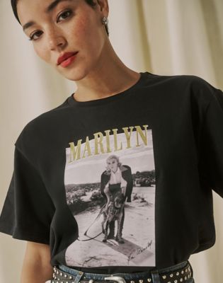 Lee X Marilyn Monroe Fit Tee in Black Beauty