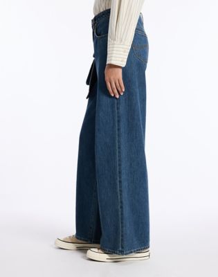 Front Flap Pocket Jean in Mid Shade