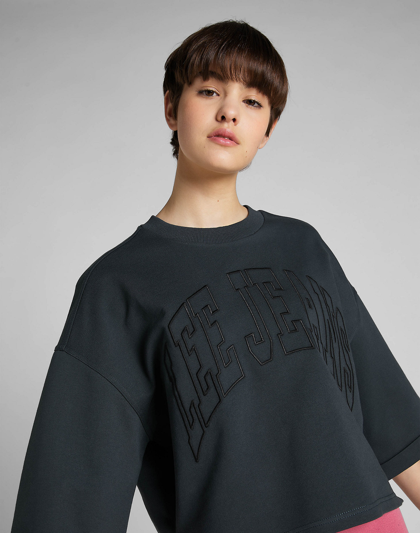 Cropped Sweatshirt in Charcoal alternative view 4