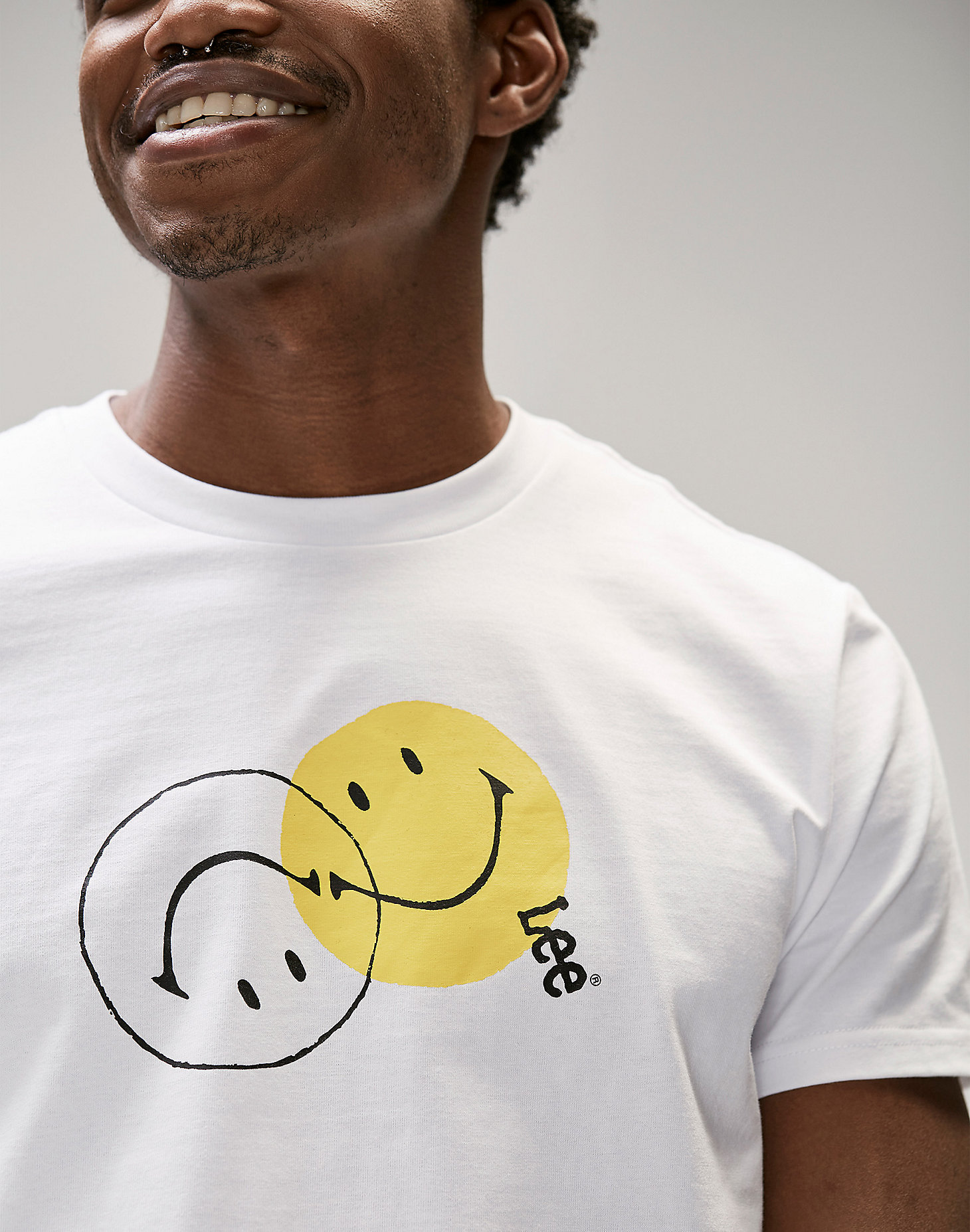 Men's Lee® X Smiley® Face Tee in White alternative view 2