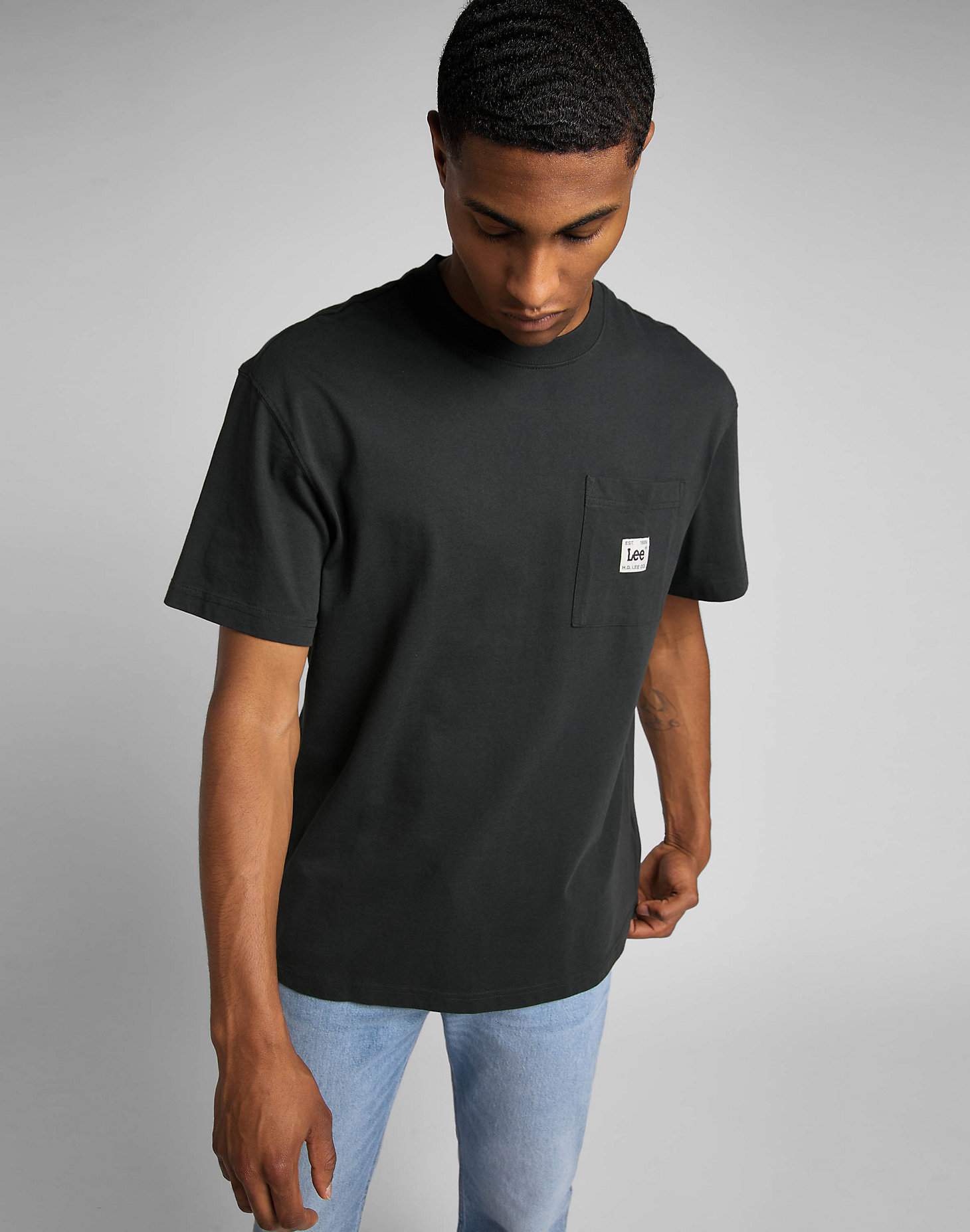 Loose Pocket Tee in Washed Black alternative view 4